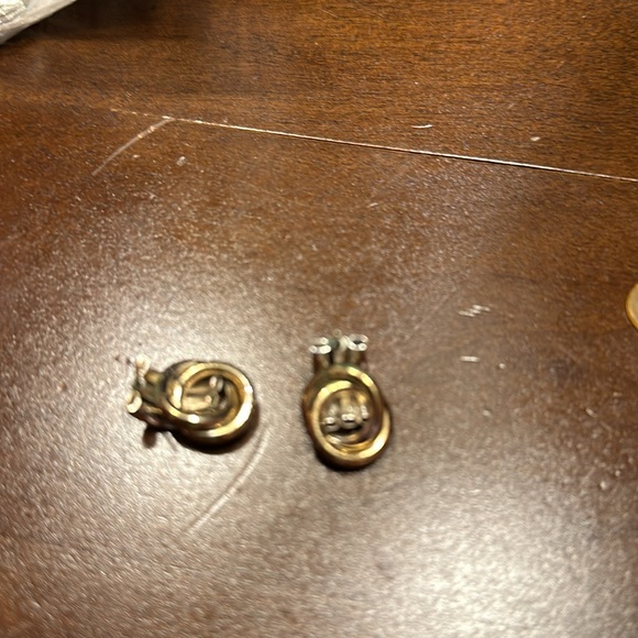 Gold and silver colored earrings - Picture 3 of 3